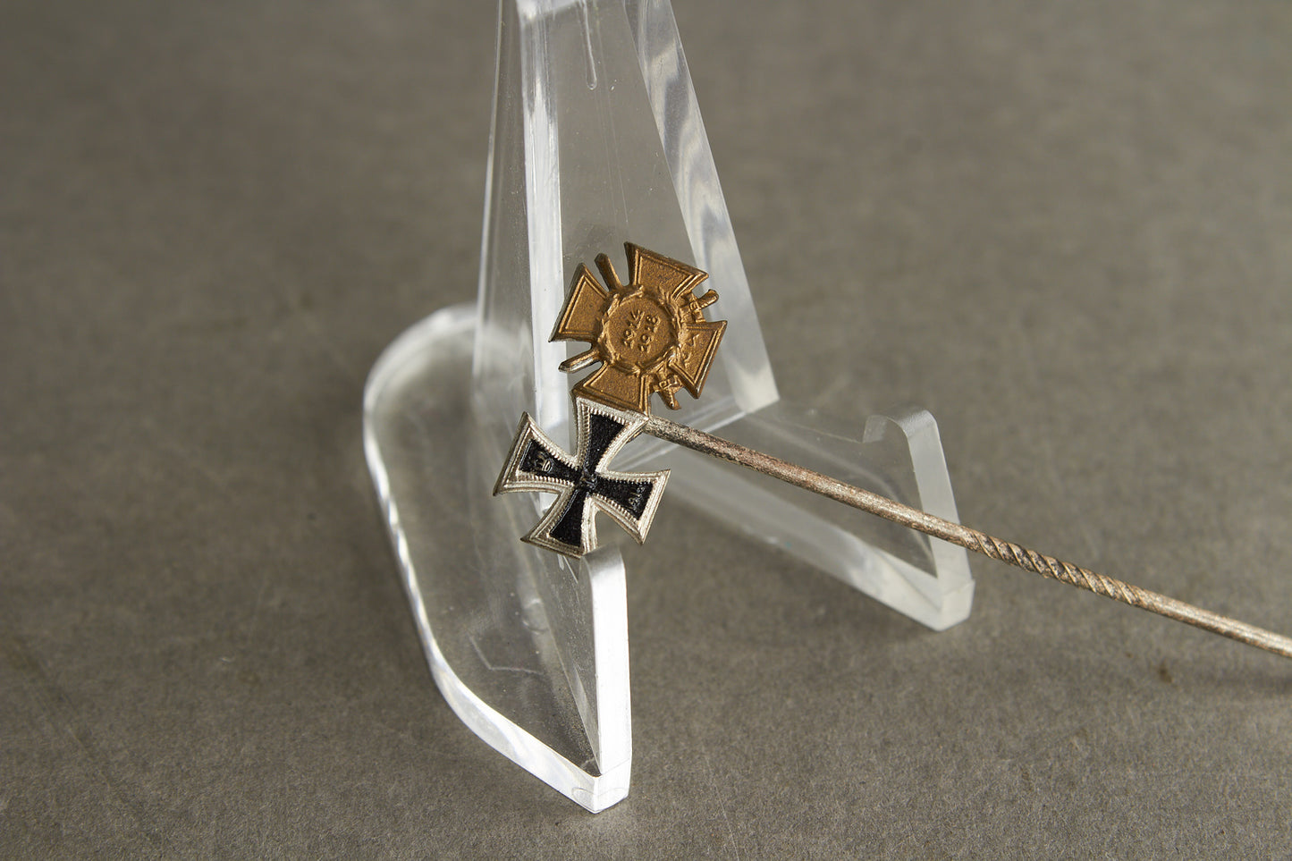 WW1 Tysk Medalje Miniature Pin. Jernkors og Frontkæmper. Original.