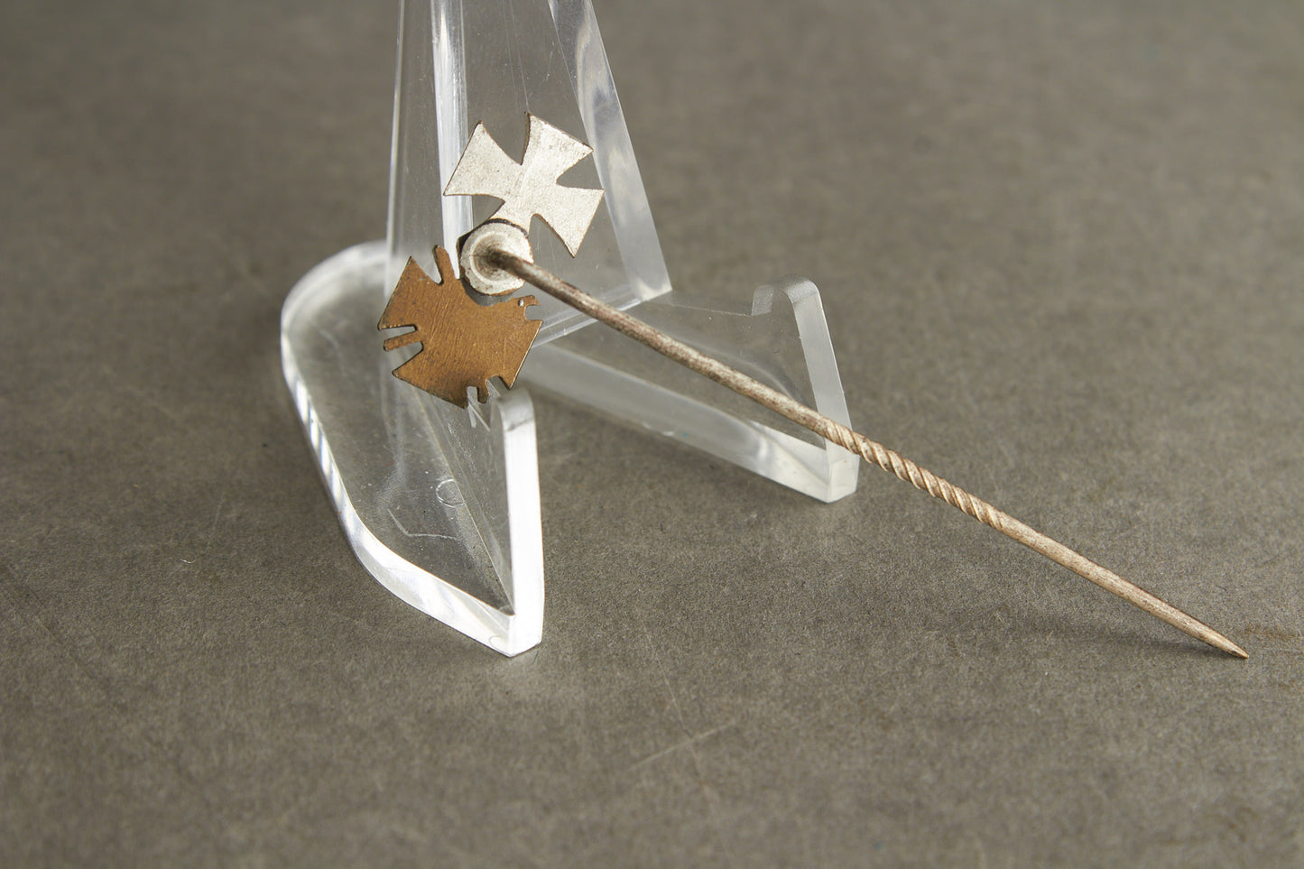 WW1 Tysk Medalje Miniature Pin. Jernkors og Frontkæmper. Original.