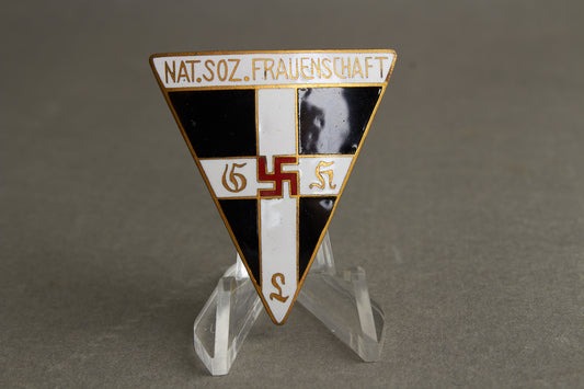 WW2 Tysk "Frauenschaft" Medlemsmærke. Stor og guldfarvet. Ses ikke tit. Original.