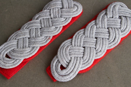 WW2 Tysk Wehrmacht Artillerie Officer Skulderstropper. Matchende sæt. Original.