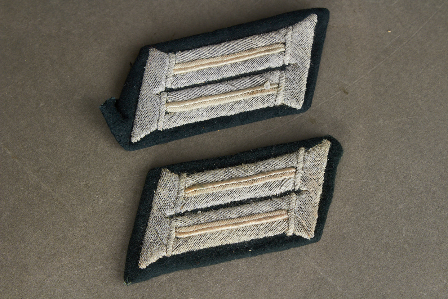 WW2 Tysk Wehrmacht Infanterie Officer Kravespejle. Matchende sæt. Original.