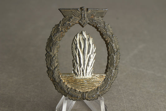 WW2 Tysk Kriegsmarine "Minensucher-Kriegsabzeichen" i Tombak (Tung). Original.