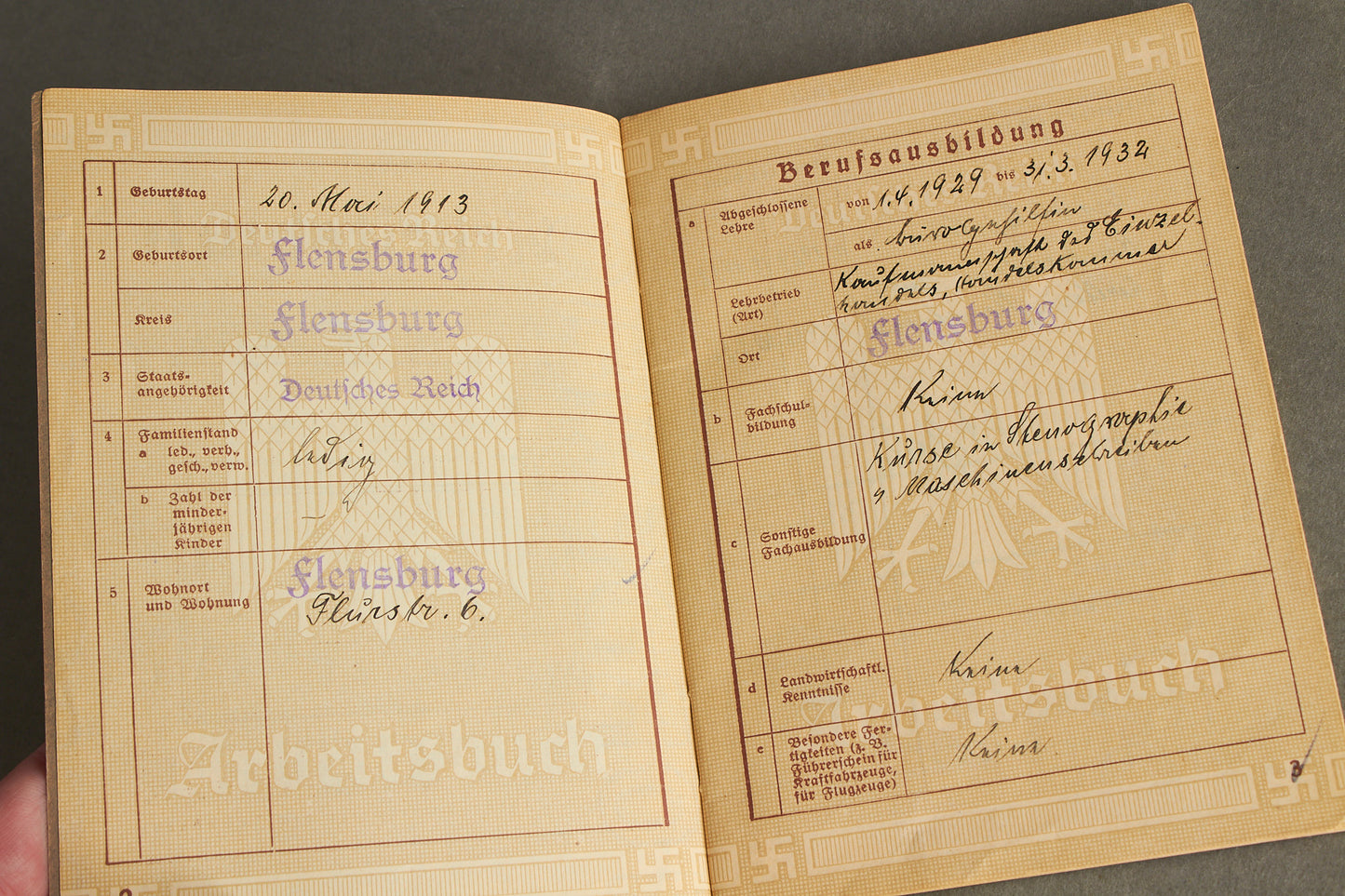 WW2 Tysk Arbeitsbuch fra Flensburg. Efternavn "Hansen". Original.