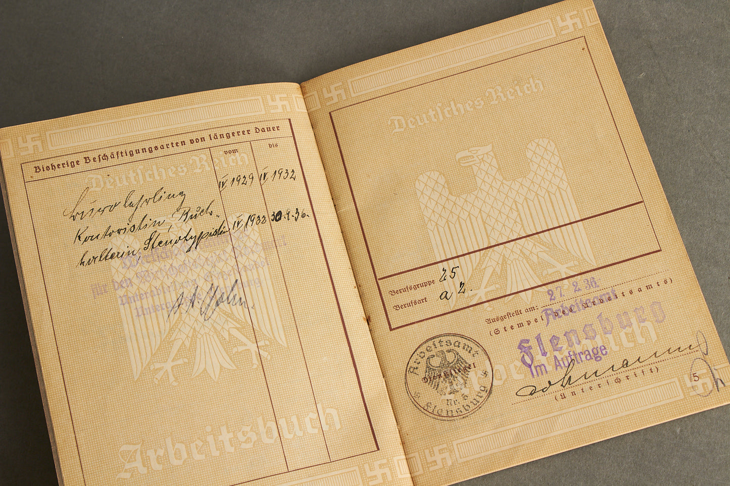 WW2 Tysk Arbeitsbuch fra Flensburg. Efternavn "Hansen". Original.