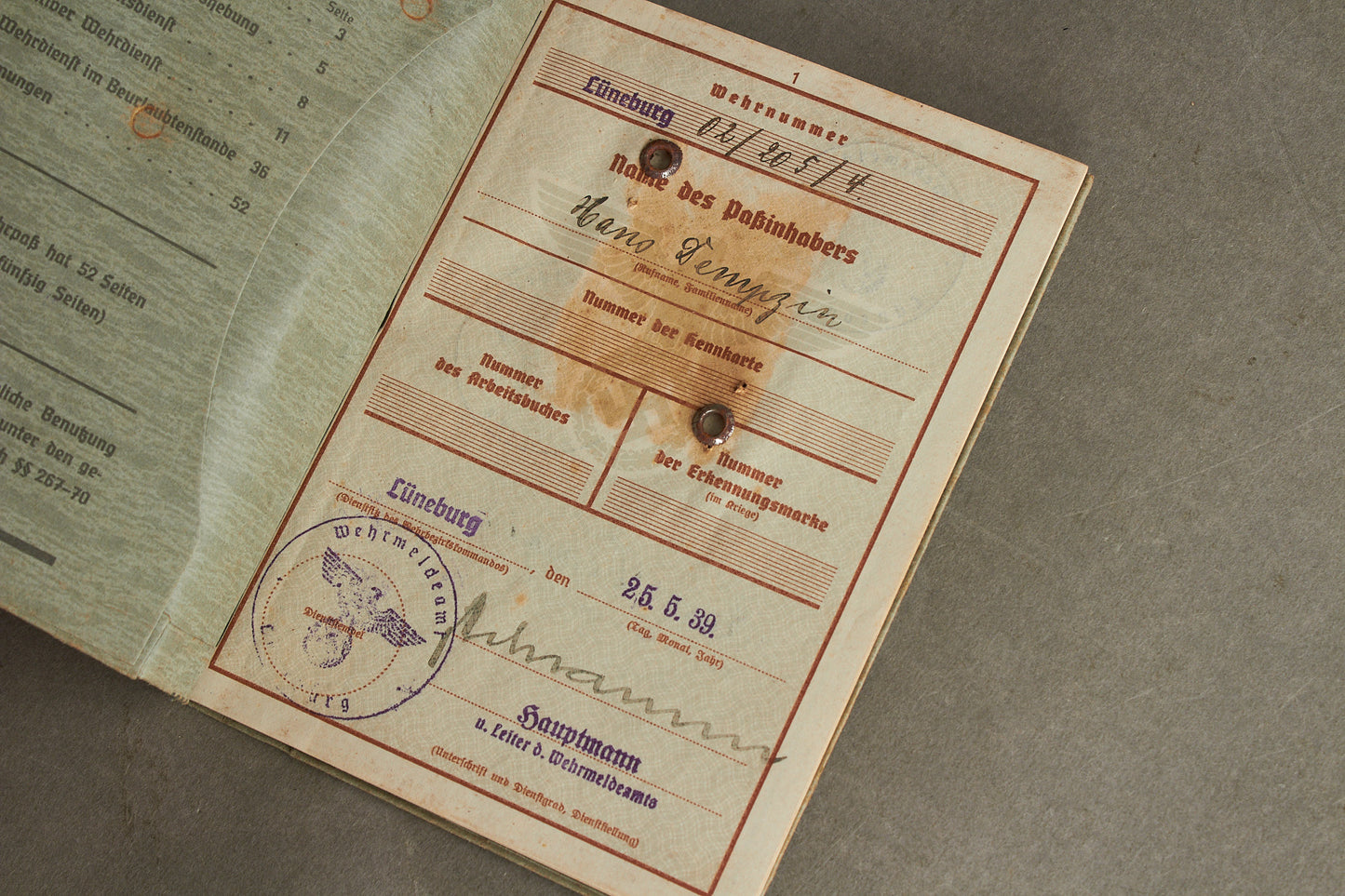 WW2 Tysk Wehrpass. Original.
