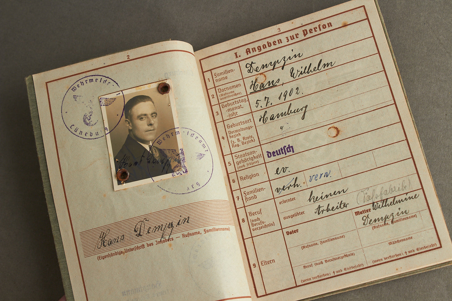 WW2 Tysk Wehrpass. Original.