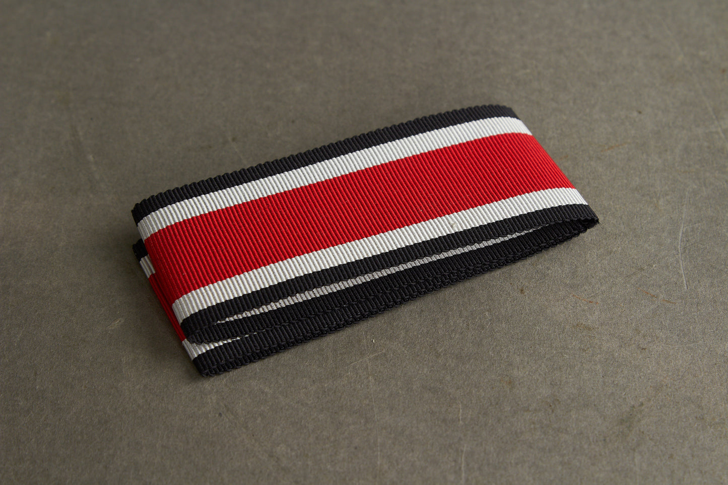WW2 Tysk Jernkors 2. Klasse Bånd. Langt. Original.