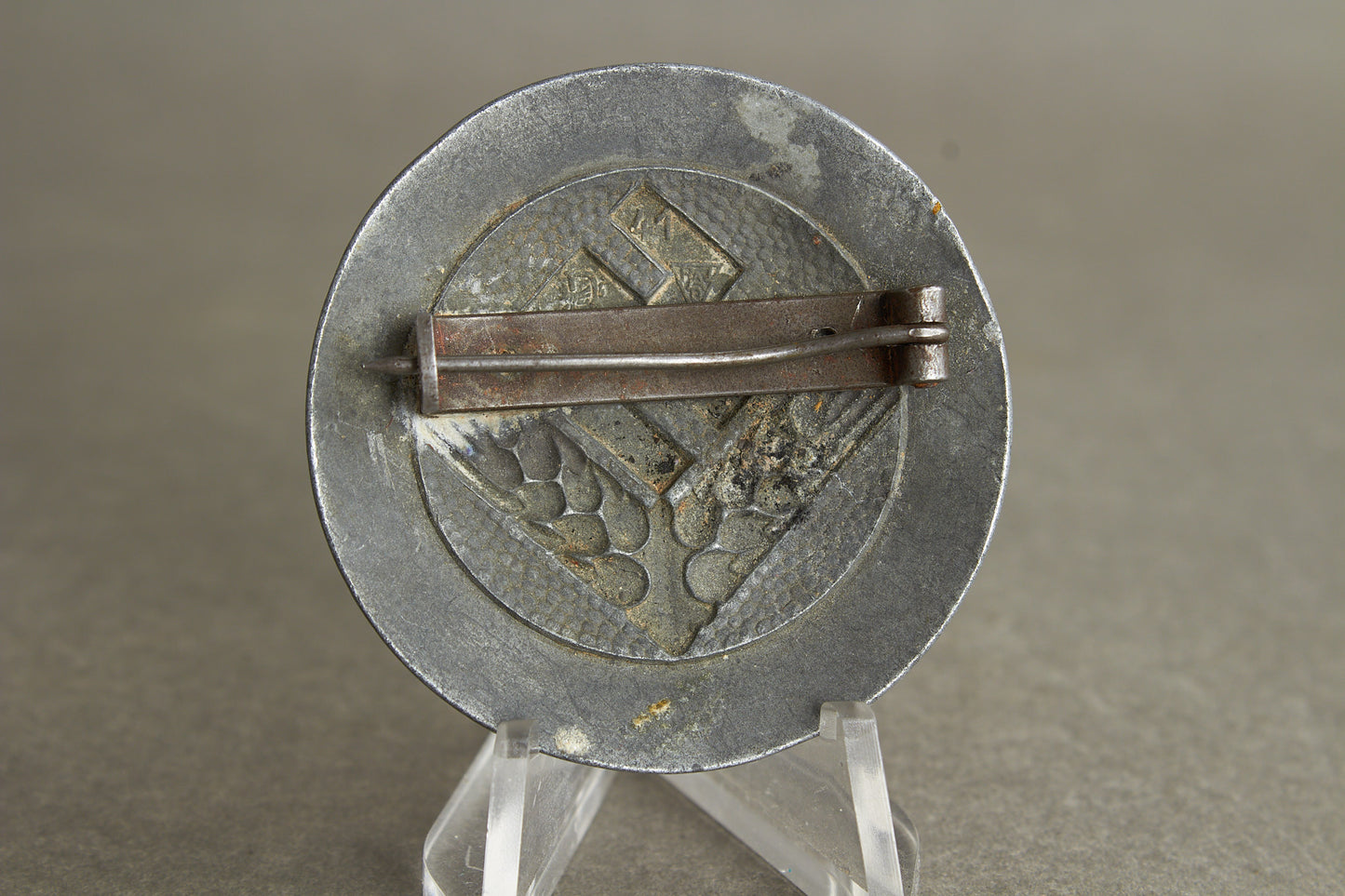 WW2 Tysk RAD/wJ (Reichsarbeitsdienst der weiblichen Jugend) Brosche for "Jungführerin". Original.
