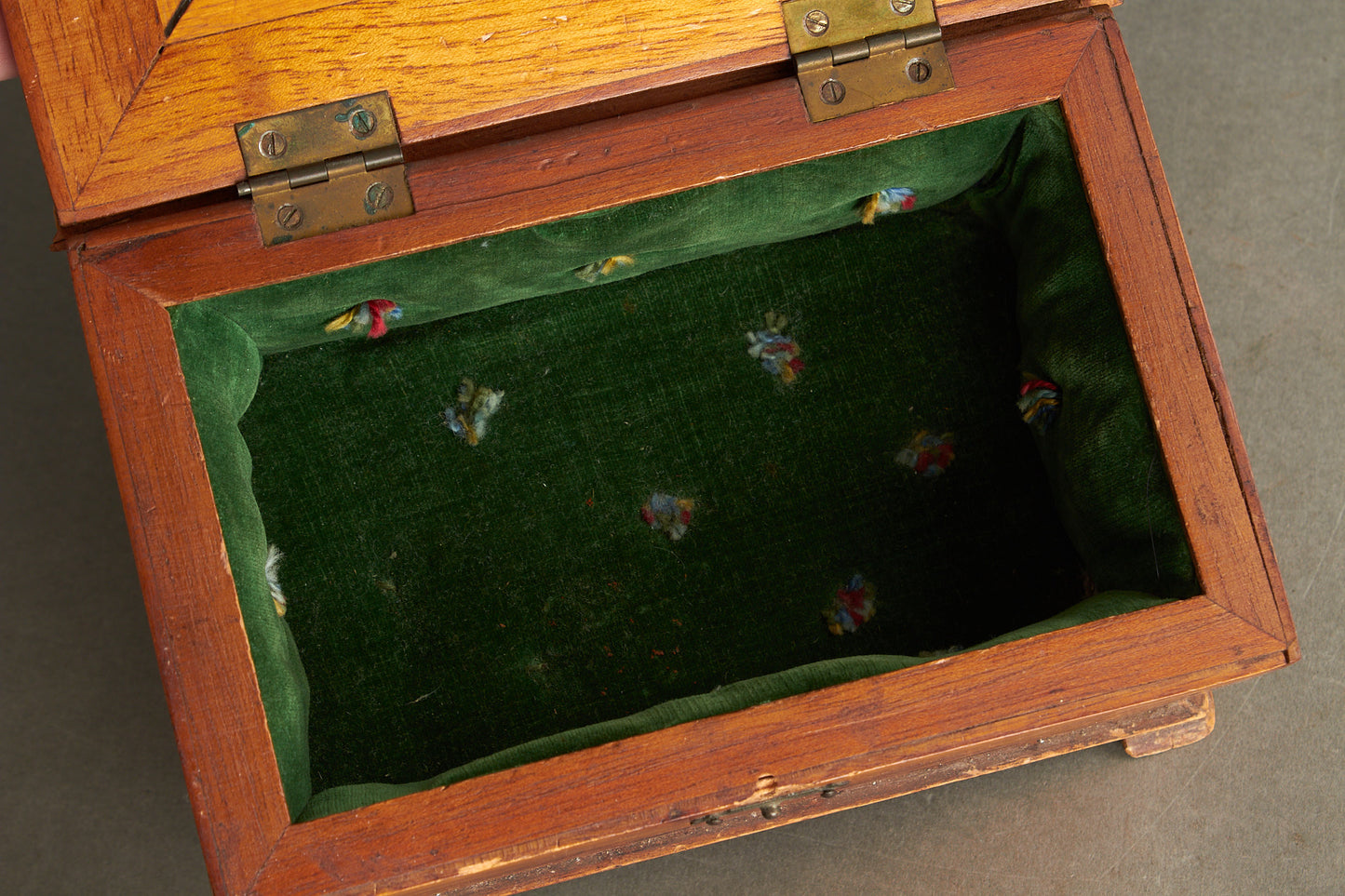 WW1 Hollandsk Minde Smykkeskrin for Krigen 1914-1918. Flot håndarbejde. Original.