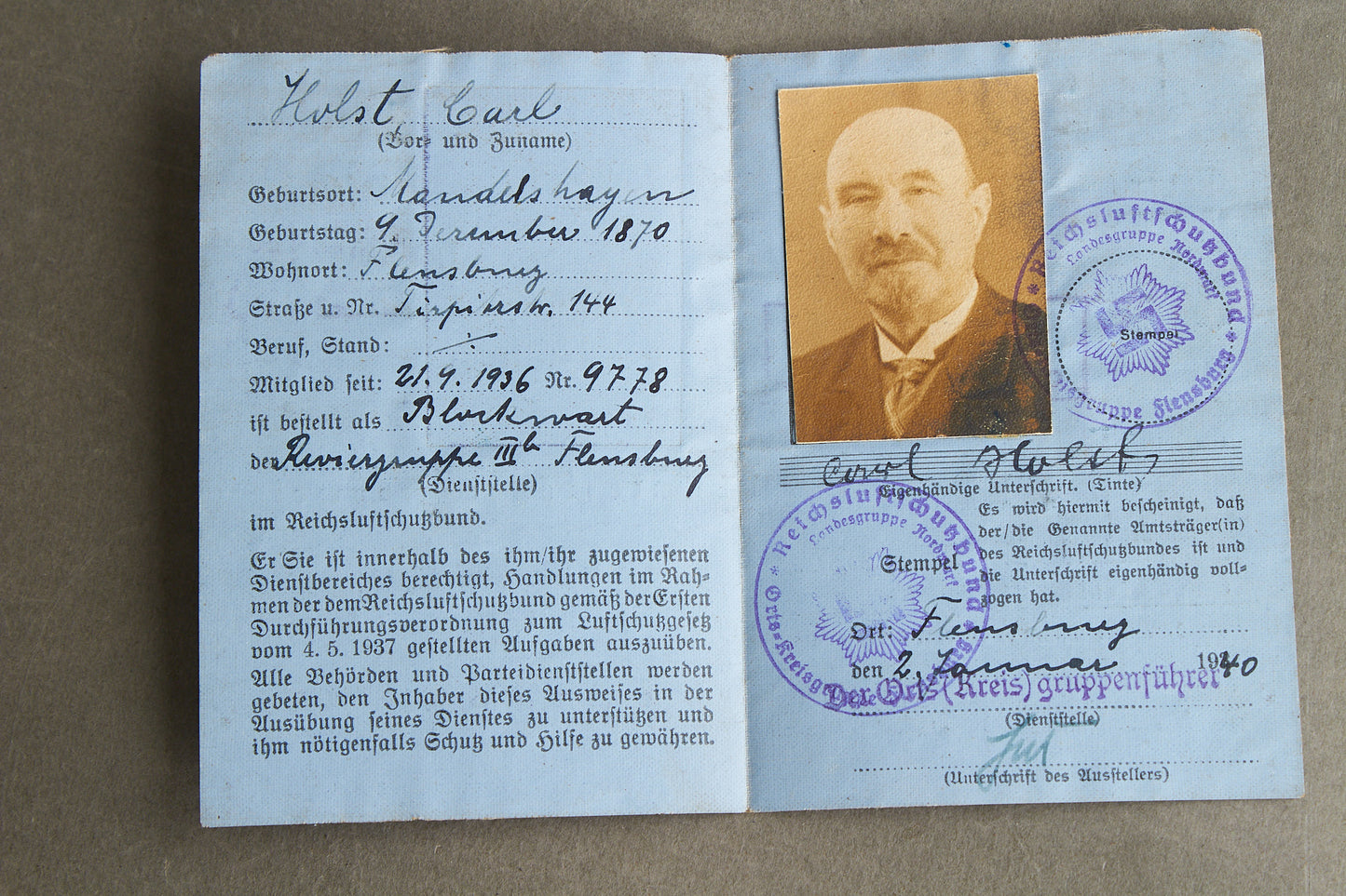 WW2 Tysk Reichs Luftschutzbund "Ausweis" fra Flensborg. Original.