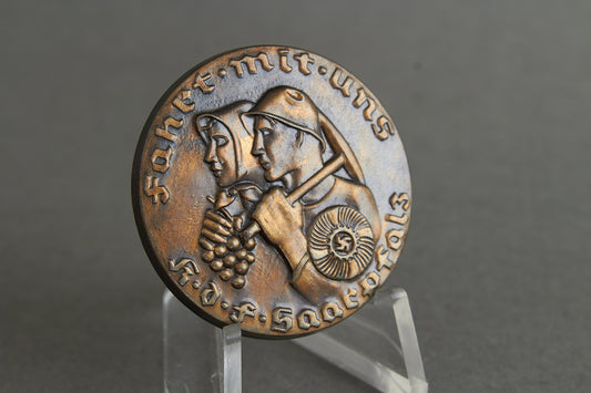 WW2 Tysk Kraft durch Freude (KdF) "Fahrt mit uns" Tinnie. Original.