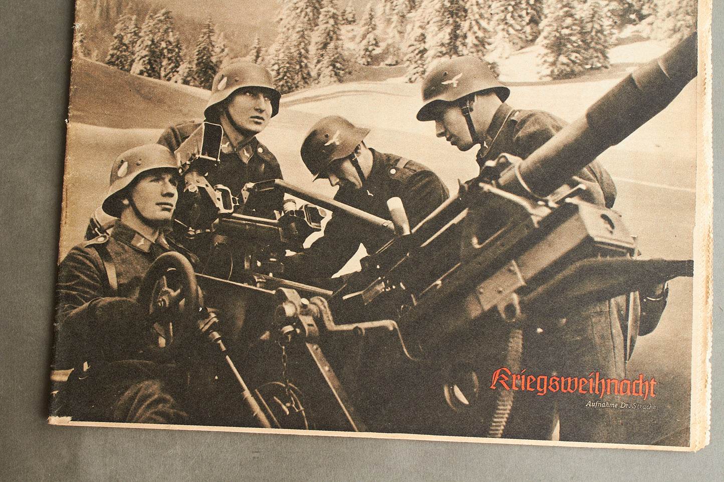 WW2 Tysk Luftwaffe "Der Adler" Blad. Flak forside. Original.