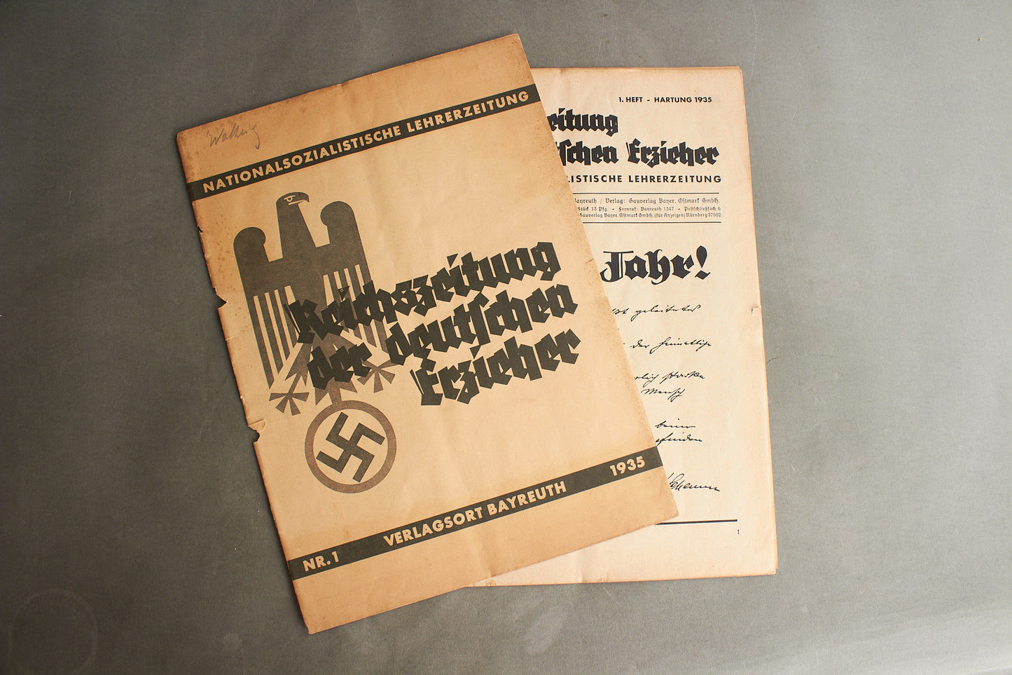 WW2 Tysk NSDAP Blad. Forside og bagside er løs. Original.