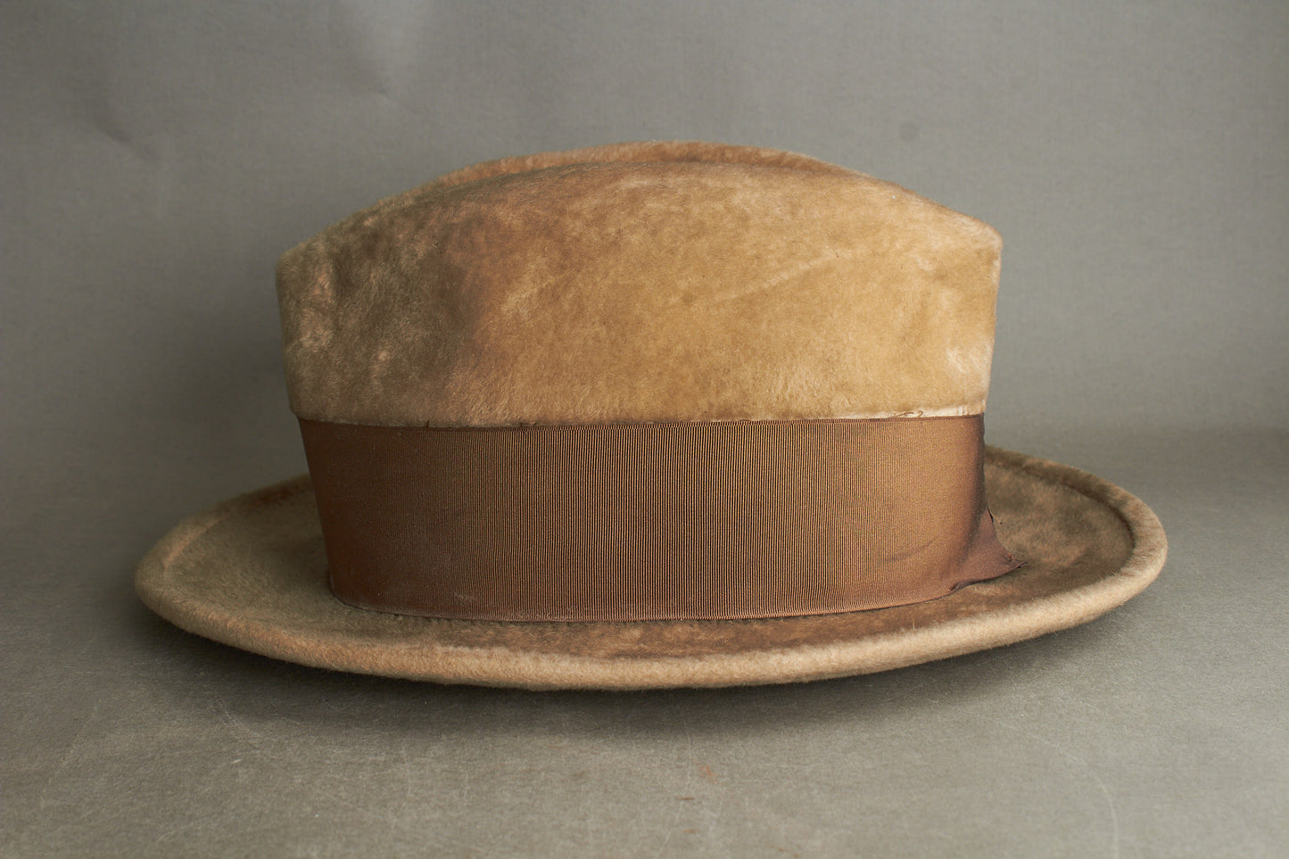 WW1/WW2 Tysk Hat fra 1920/30'erne. God til display. Original.