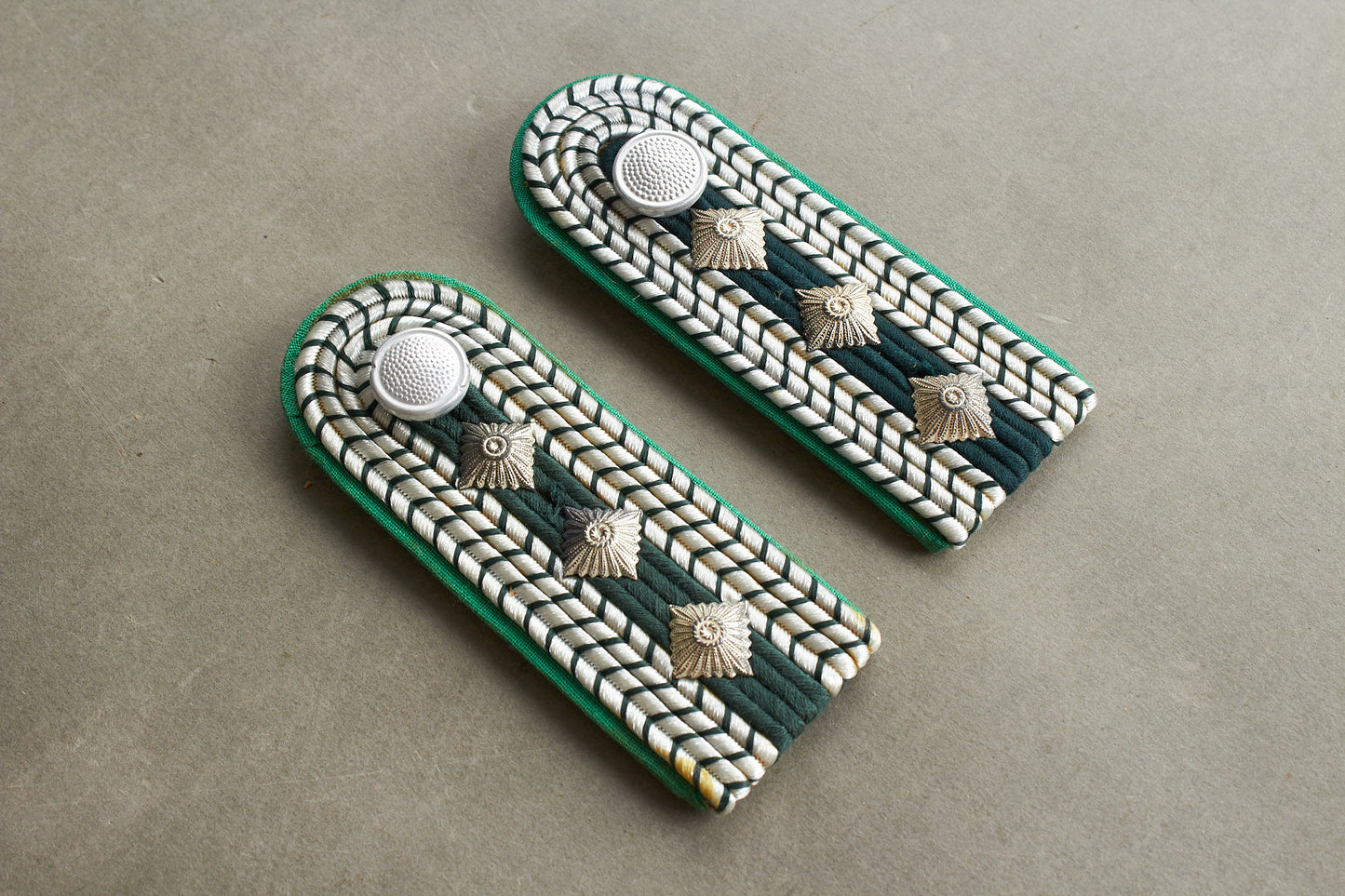 Østtysk DDR Skulderstropper. Original.
