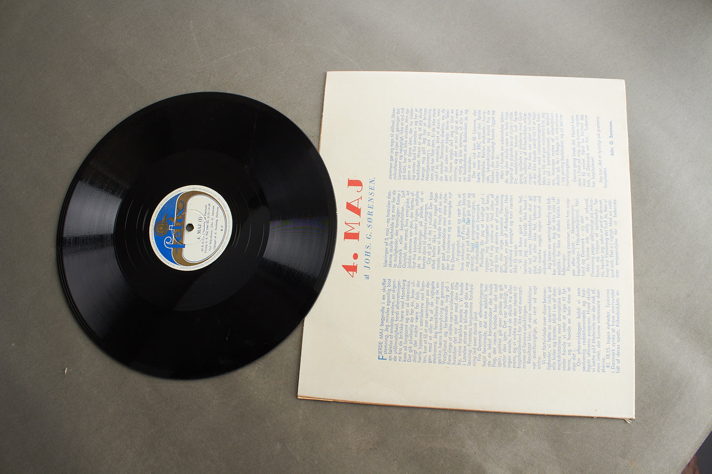 WW2 Dansk 4. Maj LP Plade med BBC Frihedsbudskab 4. maj 1945. Original.