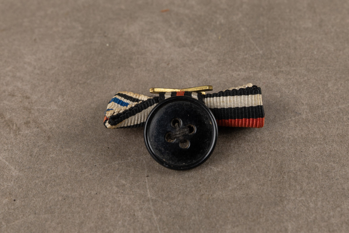 WW1/WW2 Tysk Knaphul spange. Original.