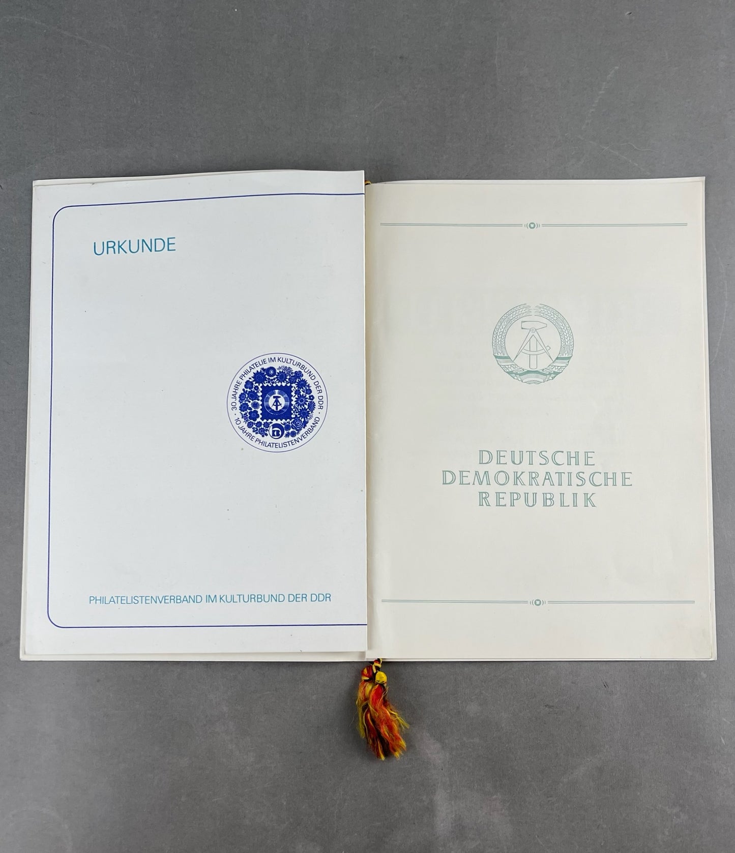 Østtysk DDR Stort Urkunde/Medalje Lot. Original.