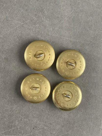 WW2 Tysk Lot af 4 Kriegsmarine Uniformsknapper. Original.