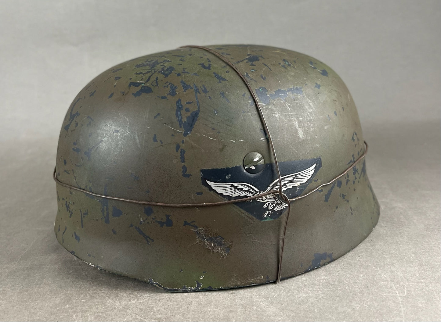 WW2 Tysk Luftwaffe Fallschirmjäger Hjelm. Veludført. Efterkrigs.