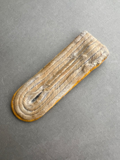 WW2 Tysk Luftwaffe Skulderstrop for flyvende personel. Original.