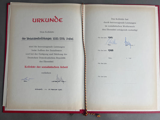 Østtysk DDR Urkunde Mappe med 2 Urkunder. Original.