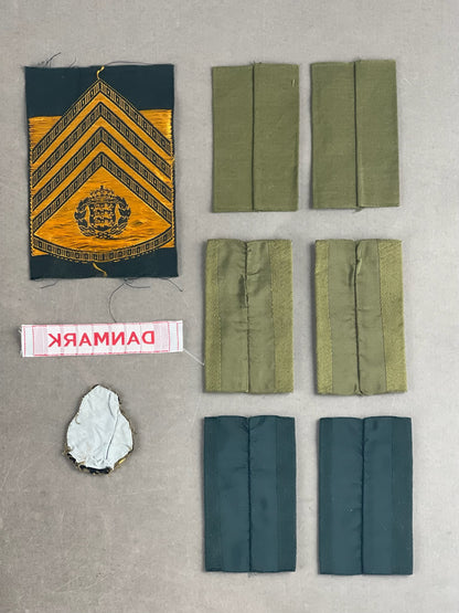 Blandet Lot af Danske Militær Stofmærker. Original.