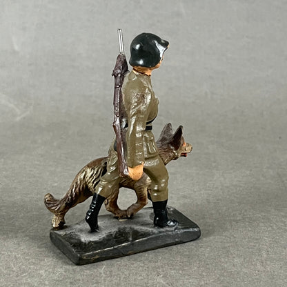 WW2 Tysk Lineol Legetøjssoldat. Original.