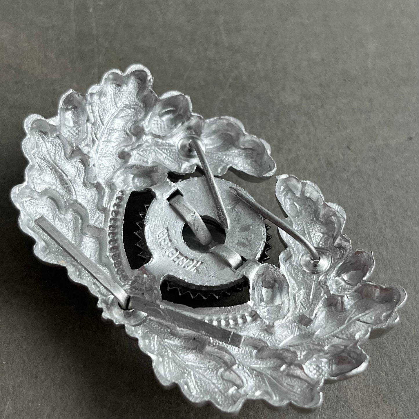 WW2 Tysk Wehrmacht Kasket Egeløv og Korkade. Original.