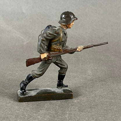WW2 Tysk Lineol Legetøjssoldat. Original.