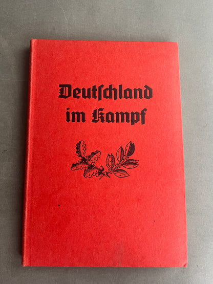 WW2 Tysk Bog "Deutschland im Kampf". Gode billeder. Original.