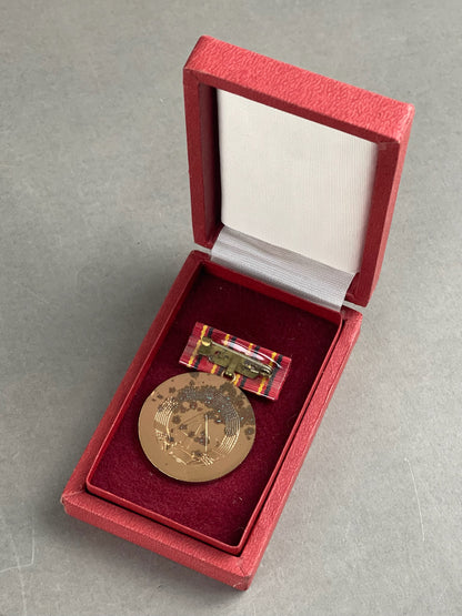 Østtysk DDR Medalje i æske. Original.