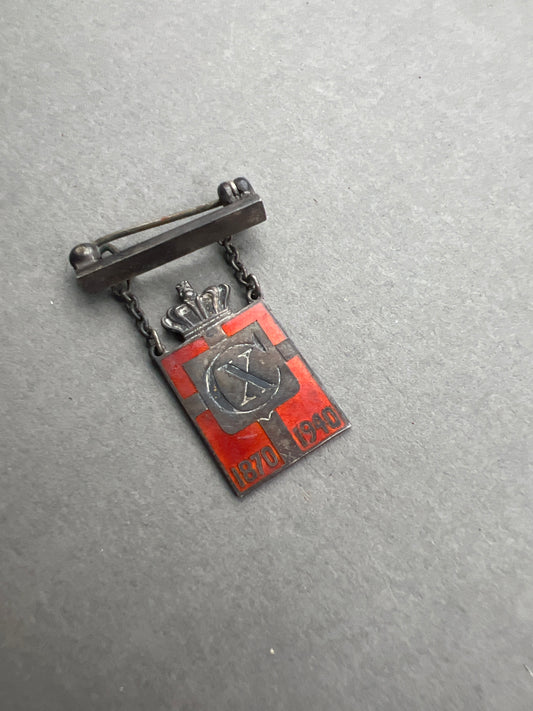 WW2 Dansk Georg Jensen Kongemærke i ægte sølv. Original.