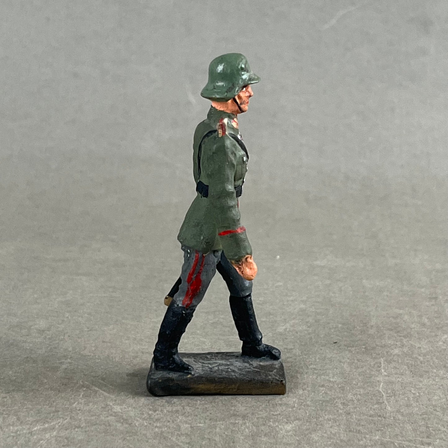 WW2 Tysk Lineol Legetøjssoldat. Original.