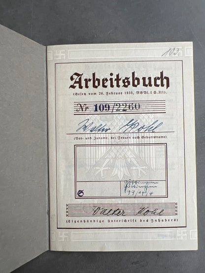 WW2 Tysk Arbeitsbuch. Original.