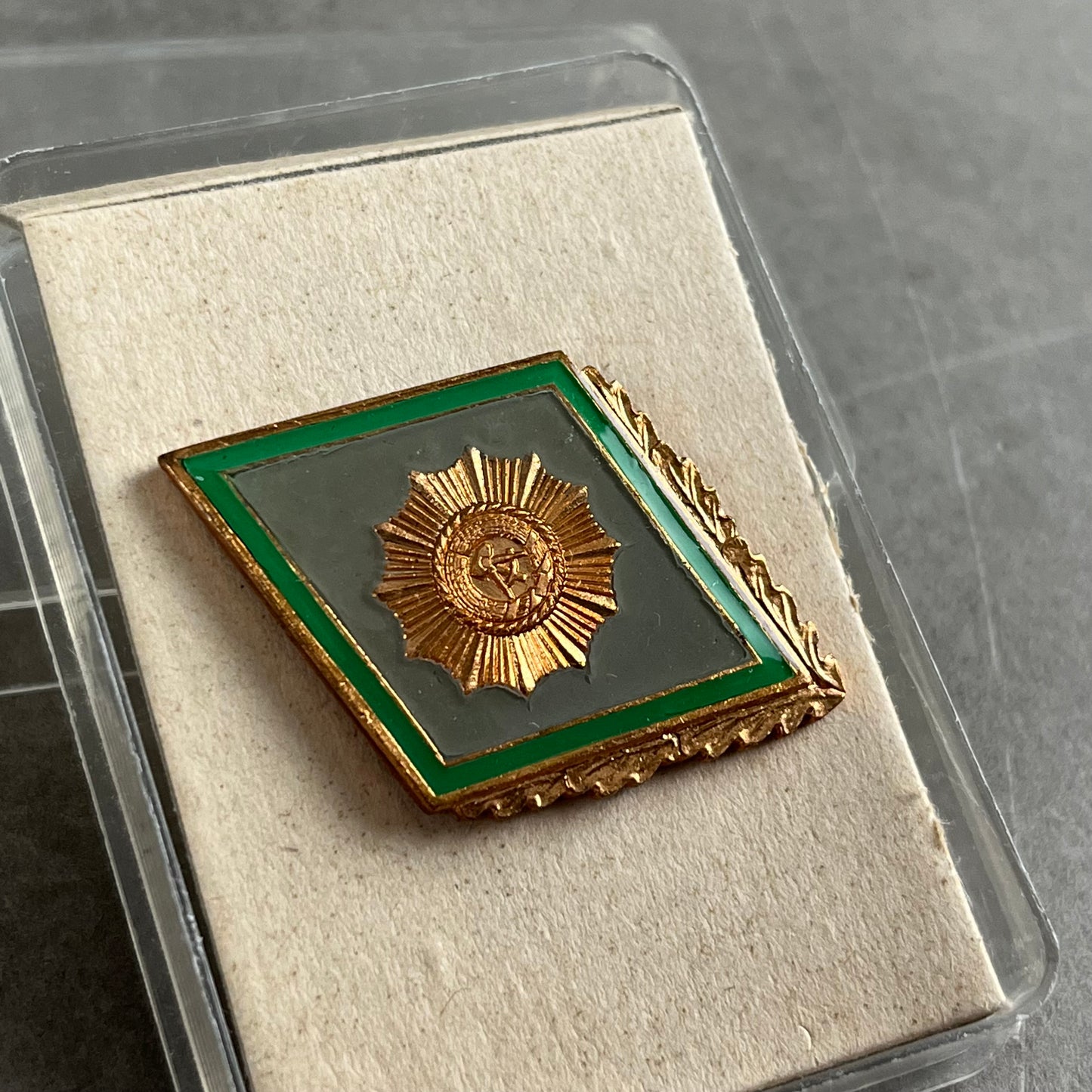 Østtysk DDR Medalje i æske. Original.