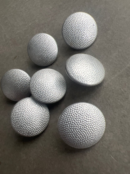 WW2 Tysk Uniformsknapper. 7 stk. Samme fremstiller. Original.