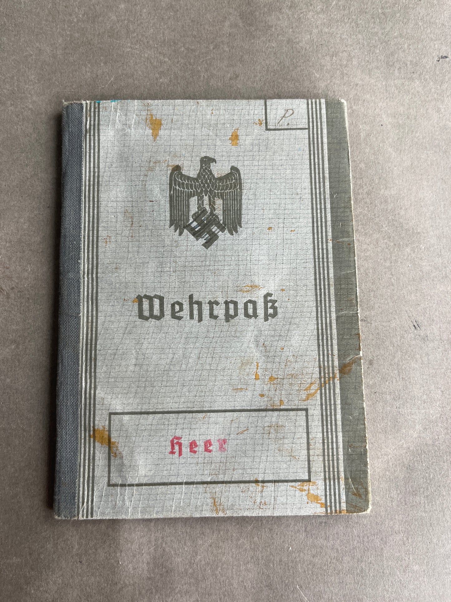 WW2 Tysk Wehrpass. Fra Flensburg med dansk efternavn "Petersen". Original.