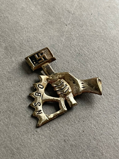 WW2 NSBO Kasketmærke. Original.