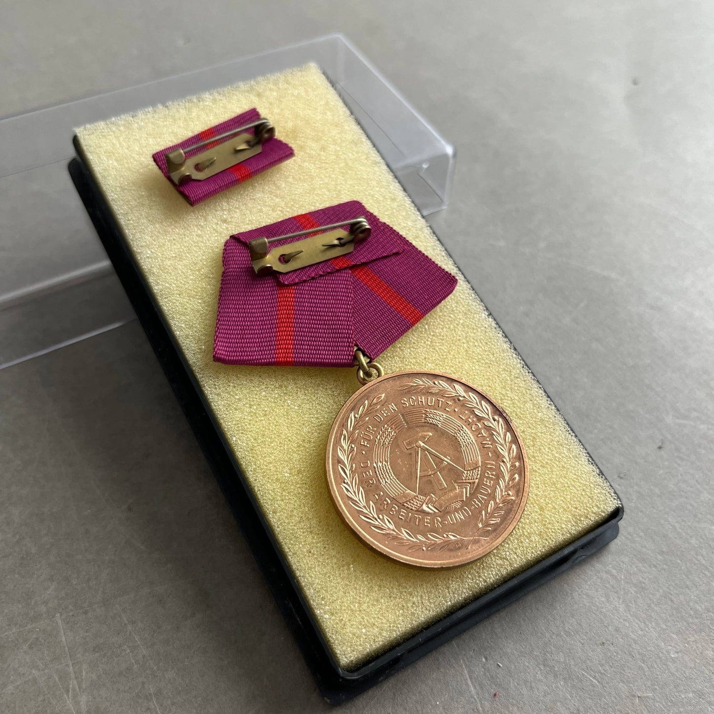 Østtysk DDR Medalje. I æske. Original.