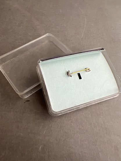 Østtysk DDR Medalje/Pin i æske. Original.