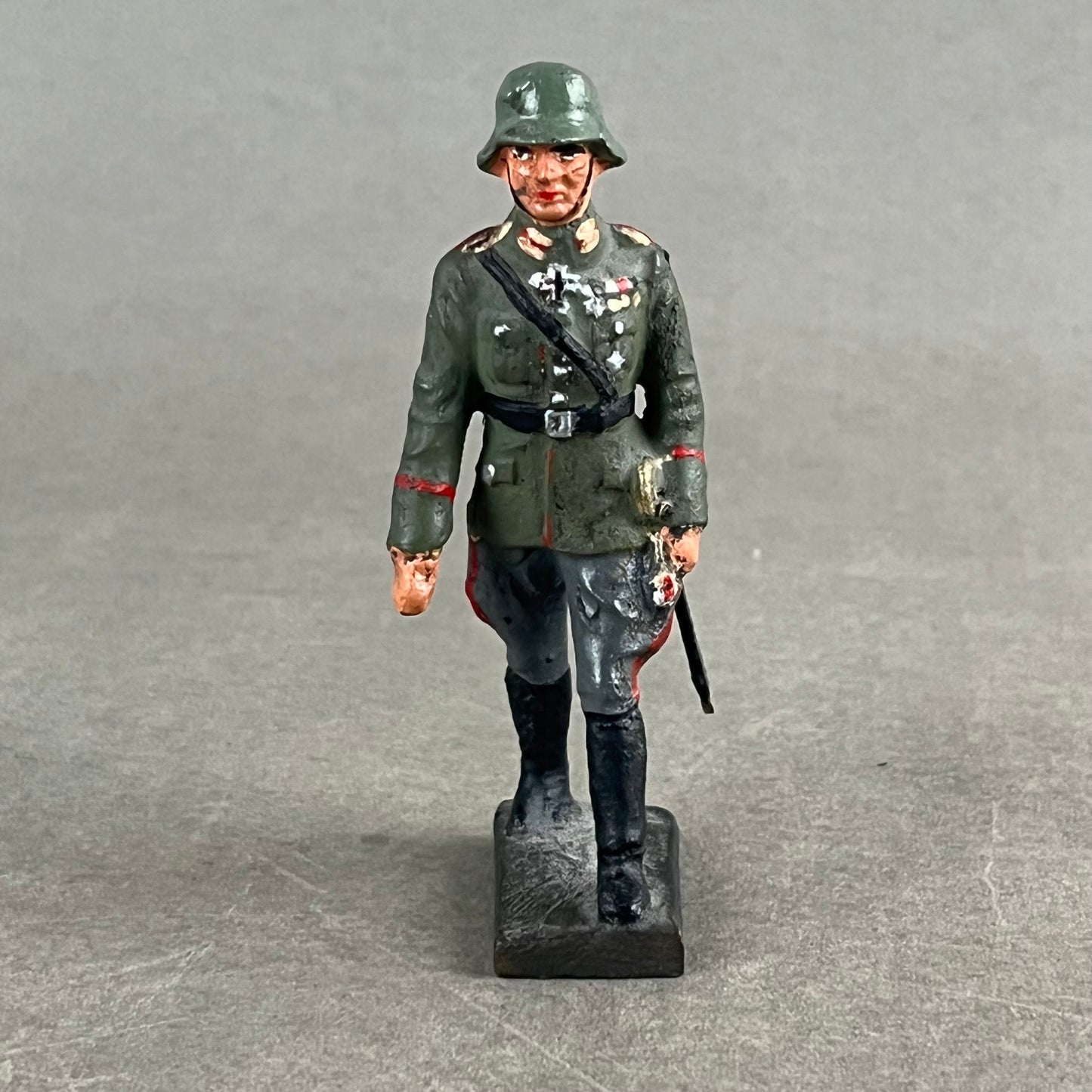 WW2 Tysk Lineol Legetøjssoldat. Original.