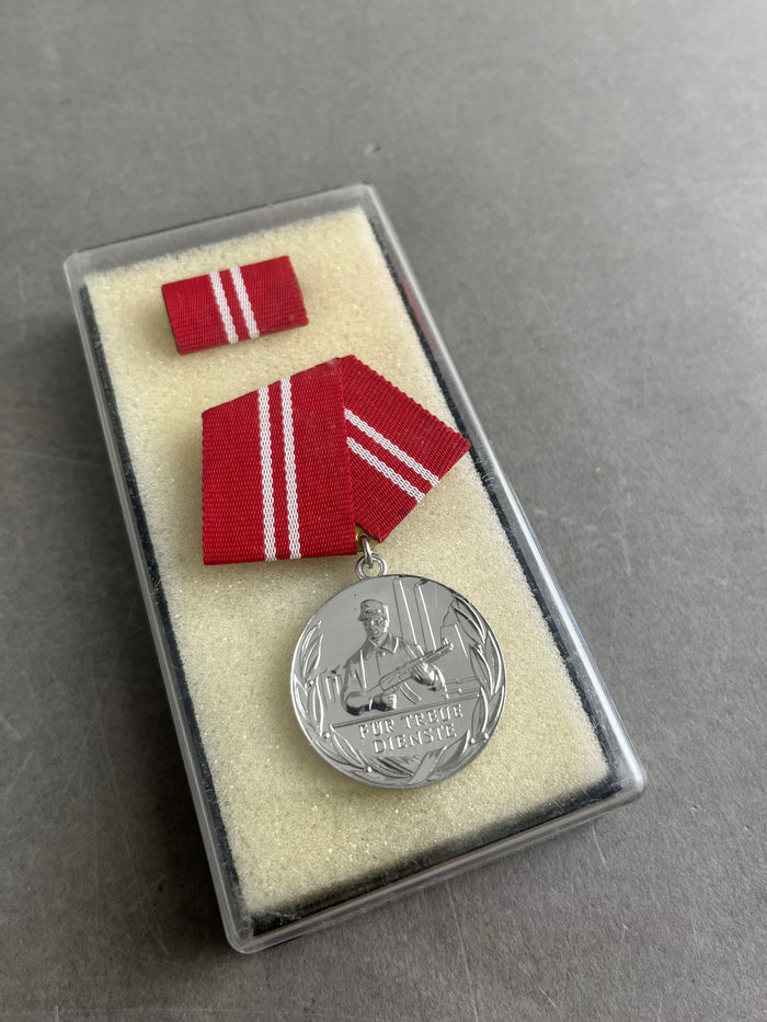 Østtysk DDR Medalje. I æske. Original.