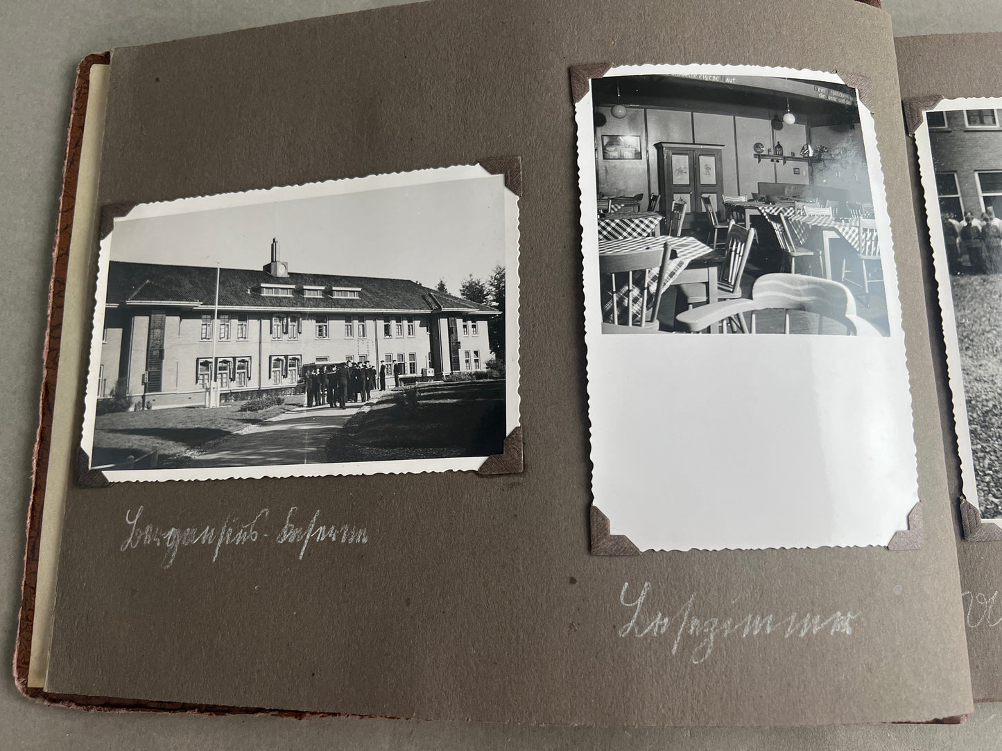 WW2 Tysk Kriegsmarine Fotoalbum. Gode billeder af soldater, skibe, træning, mv. 59 billeder. Original.