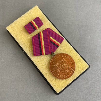 Østtysk DDR Medalje i Æske. Original.