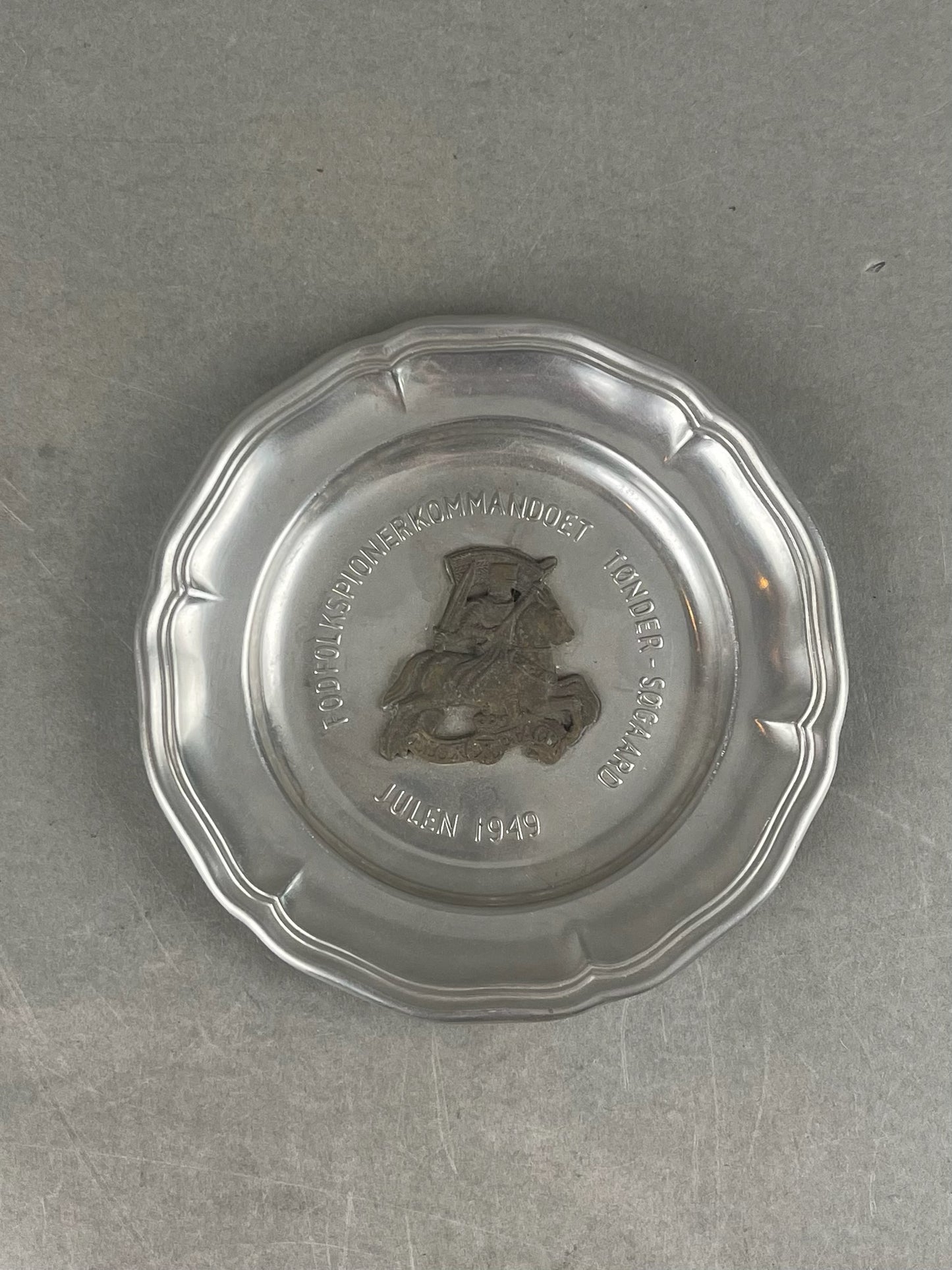 Blandet Lot af danske militær platter. Original.