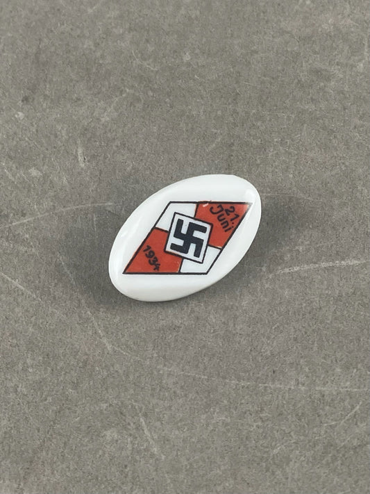 WW2 Tysk HJ Medlemsmærke. Original.