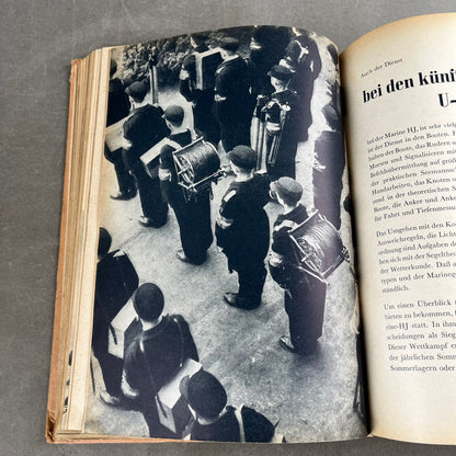 WW2 Tysk Hitler Jugend Bog. Gode billeder. Mange sider. Original.