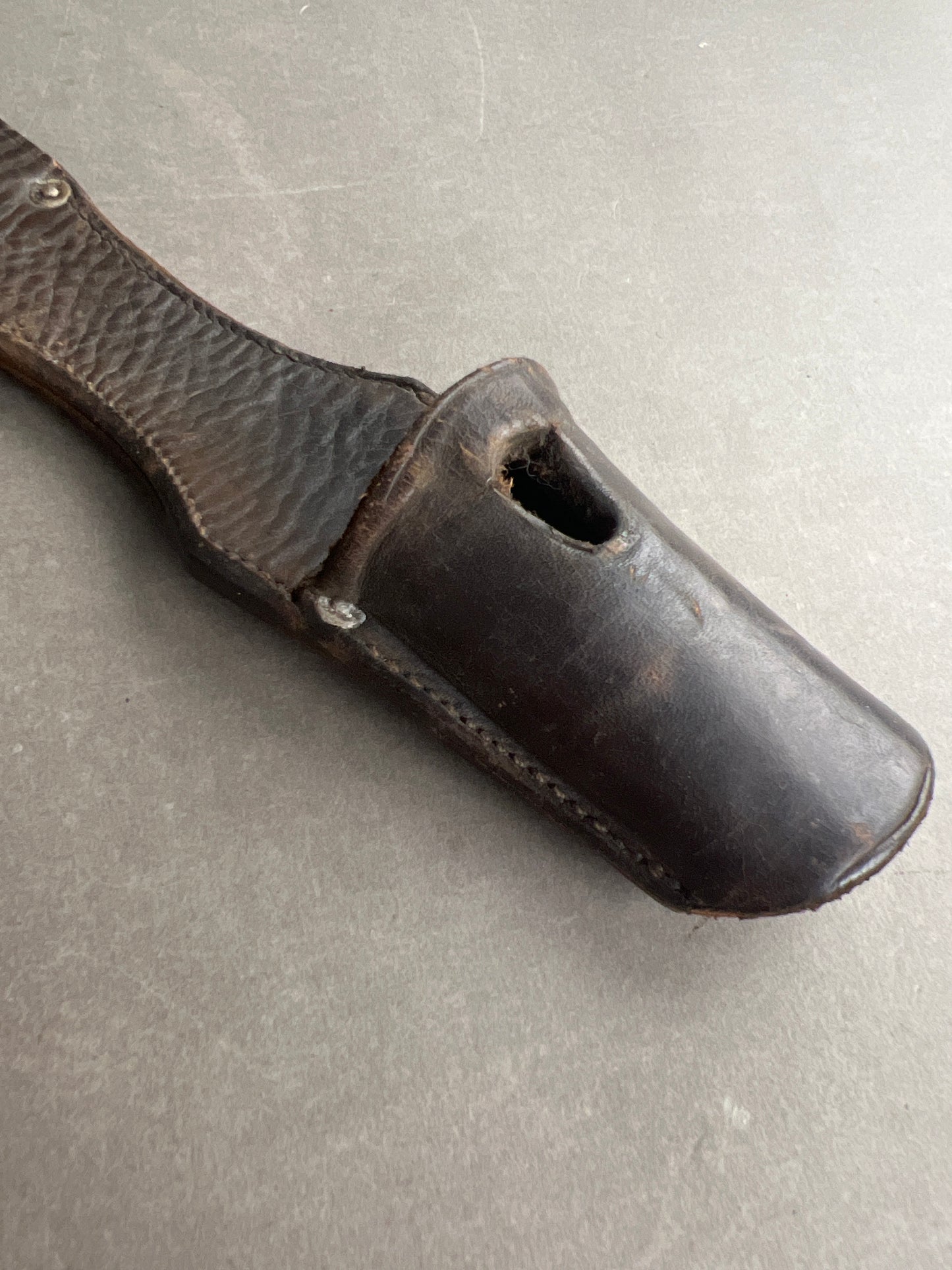 WW2 Tysk K98 Bajonet Frø i Brun. Med fremstiller. Original.