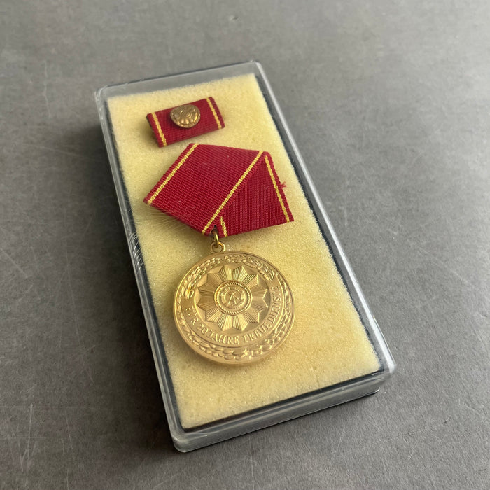 Østtysk DDR Medalje. I æske. Original.
